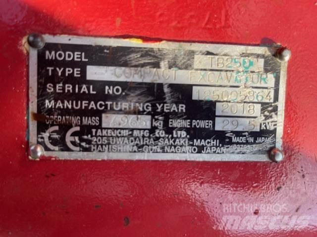 Takeuchi TB250 Midikaivukoneet 7t - 12t