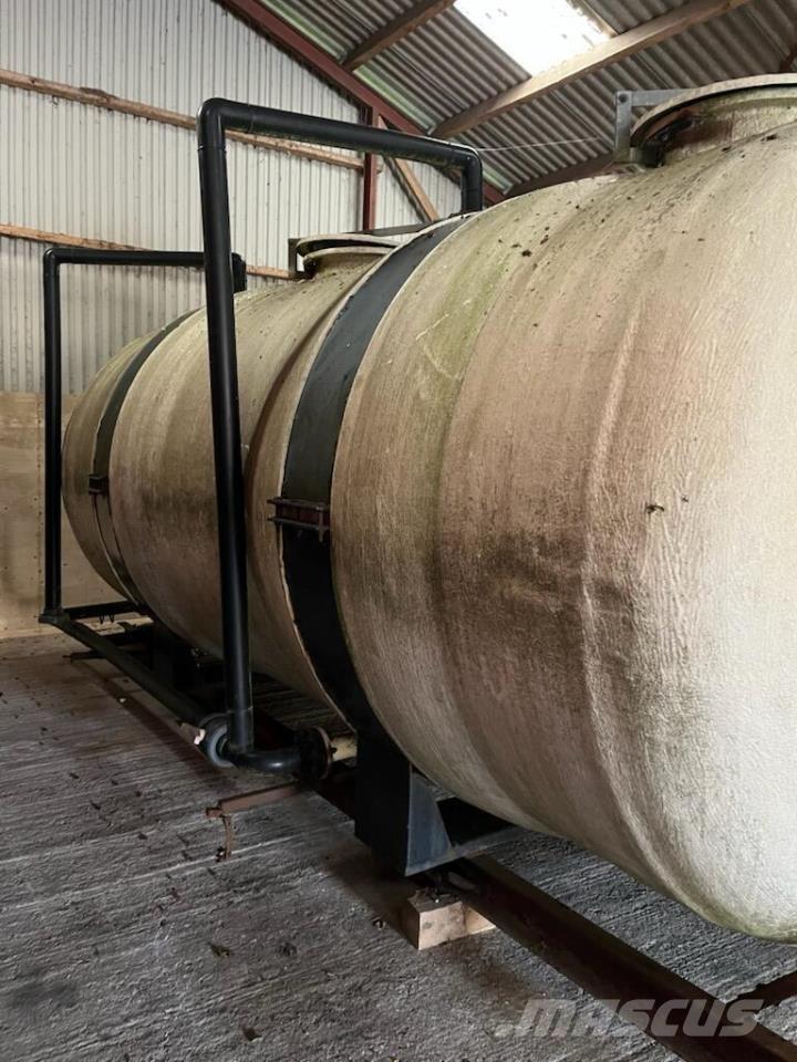  15.000 L vandtank Kääntöpöydät, kuljettimet ja siirtokoneet
