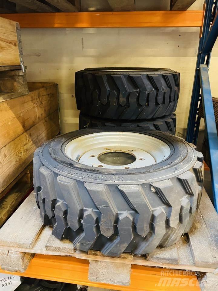  27X10,5X15 Renkaat ja vanteet