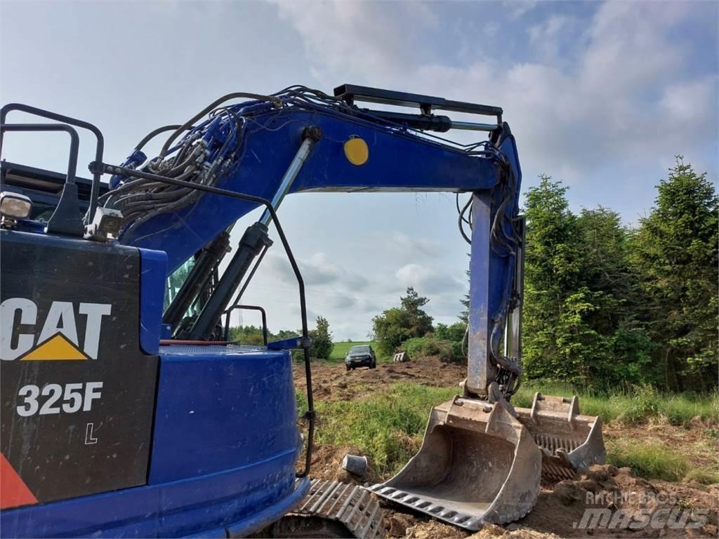 CAT 325F Telakaivukoneet