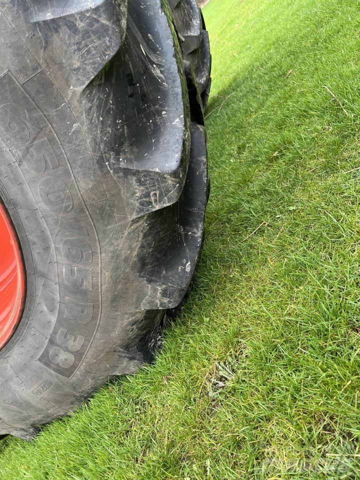 CLAAS ARION 640 Traktorit