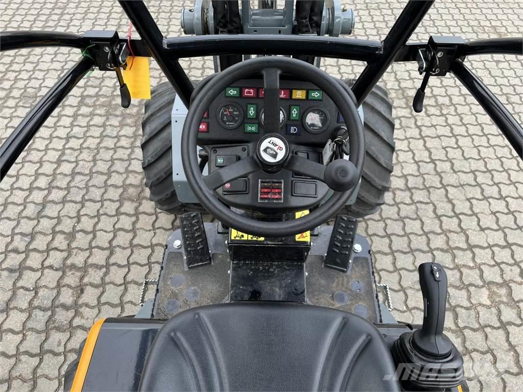 GiANT G1500 Pienkuormaajat