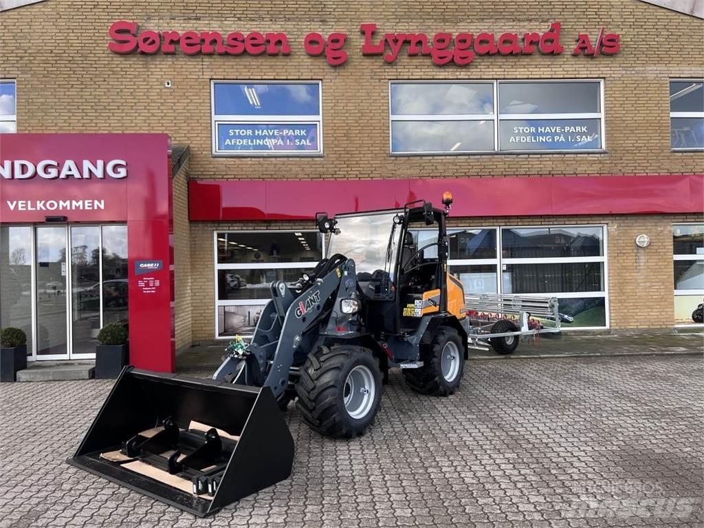 GiANT G3500 Pienkuormaajat