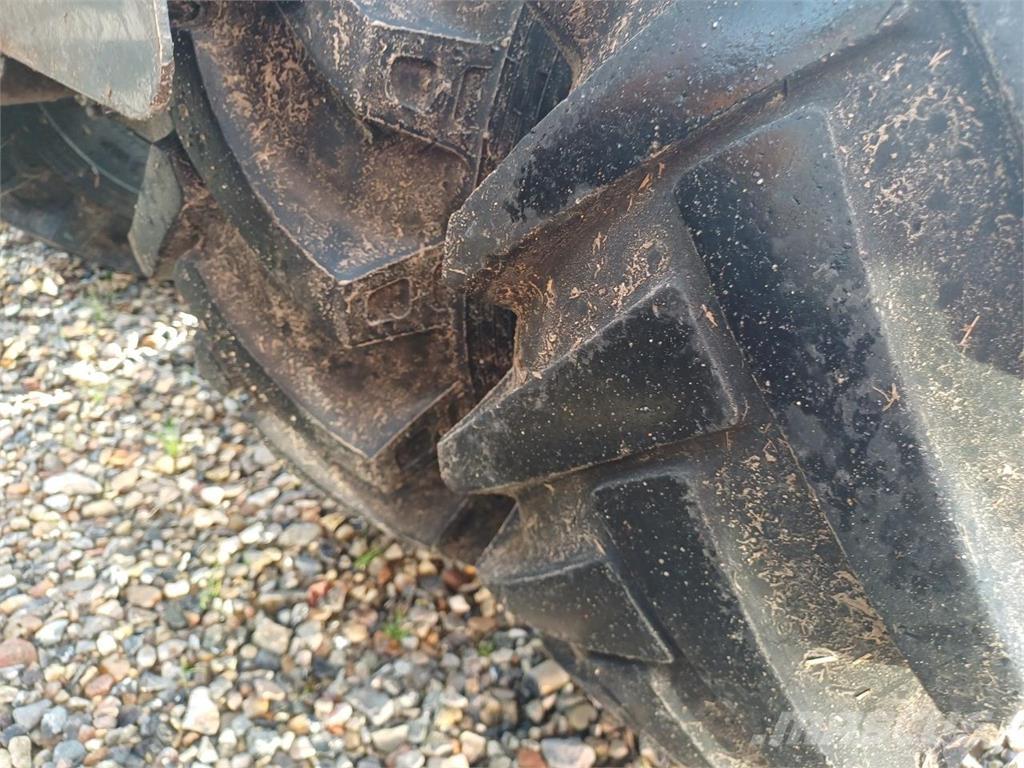 GiANT V451T Pienkuormaajat