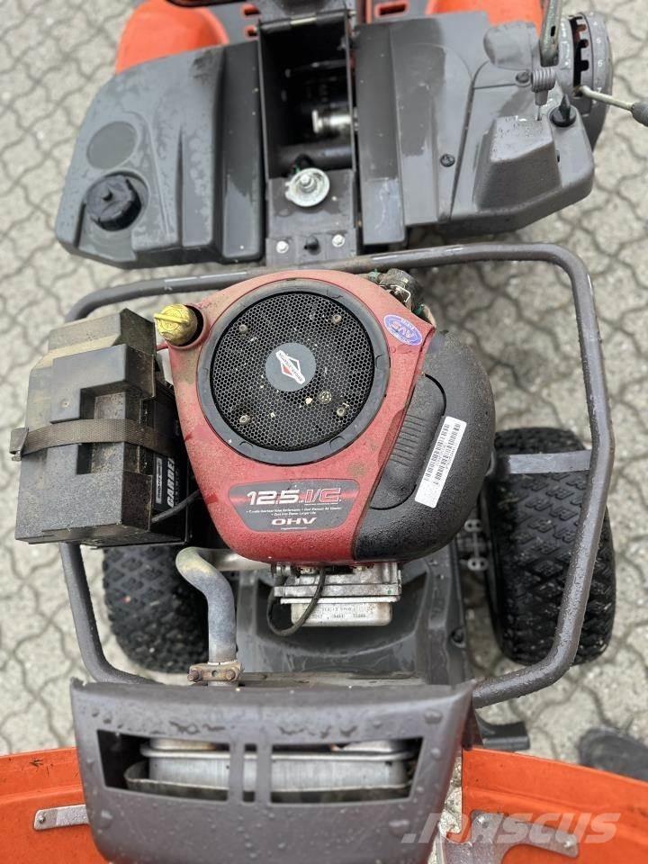 Husqvarna R13C Taajamatraktorit