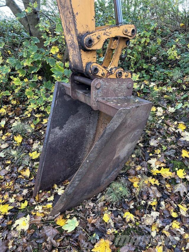 Hydrema 806 Kaivurikuormaajat