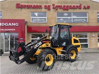 JCB 409 AGRI Pyöräkuormaajat