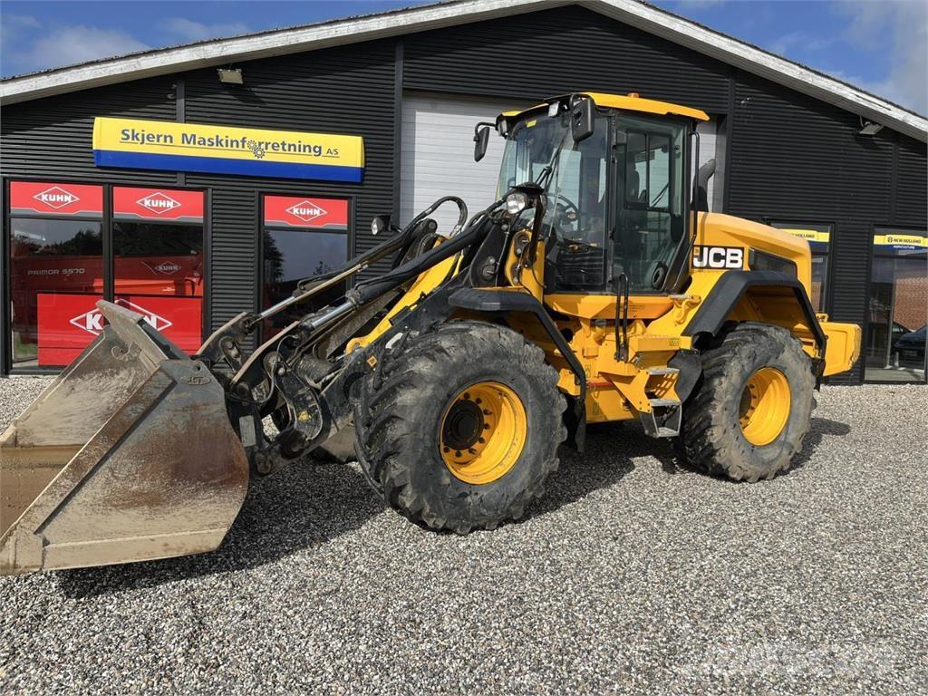 JCB 427 HT Pyöräkuormaajat
