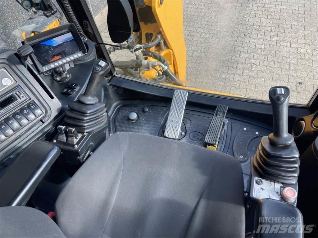 JCB 4CX Kaivurikuormaajat