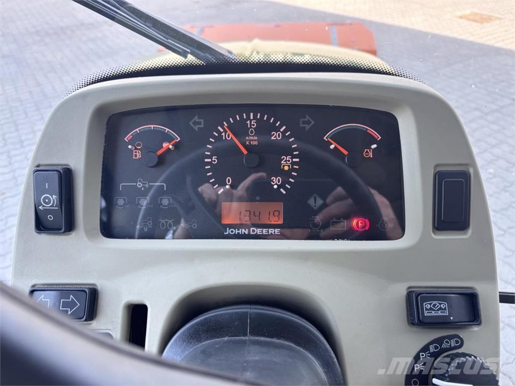 John Deere 3720 Taajamatraktorit
