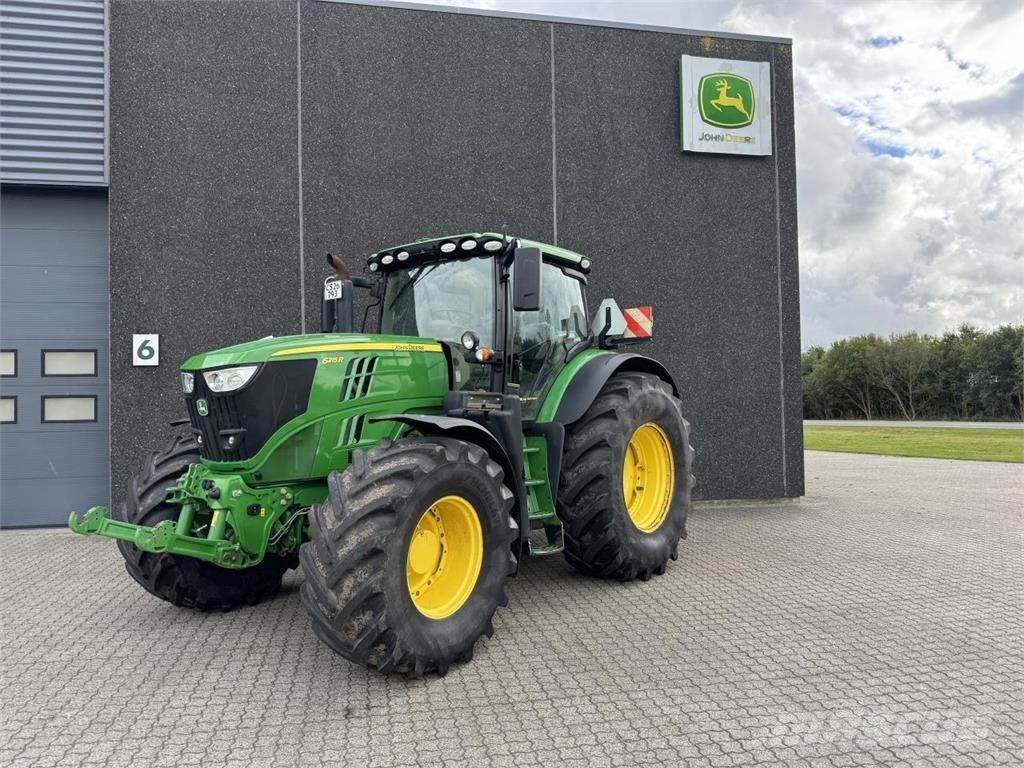 John Deere 6215R Traktorit