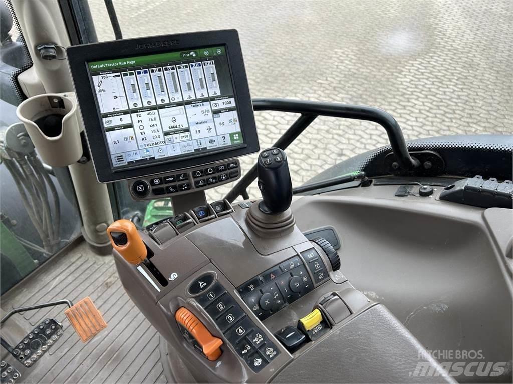 John Deere 6215R Traktorit