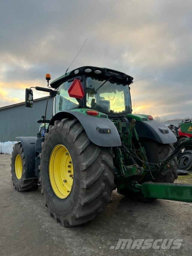 John Deere 6215R Traktorit