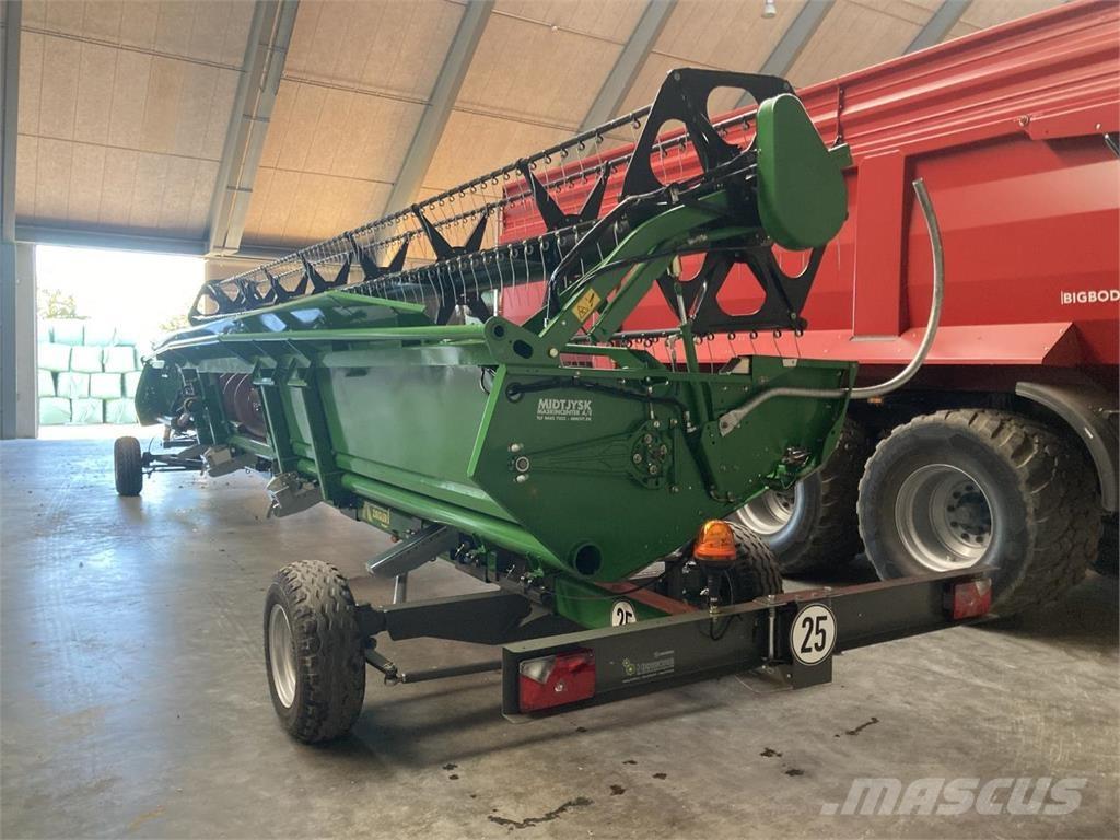 John Deere 635R Leikkuupöydät