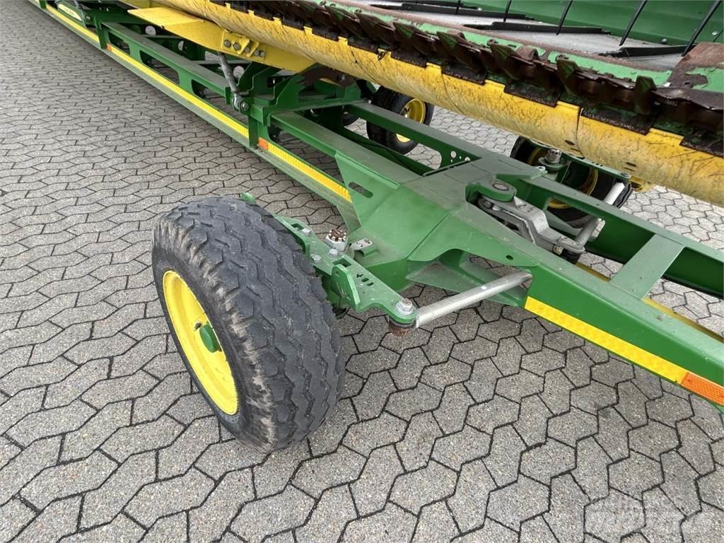 John Deere 640D Leikkuupöydät