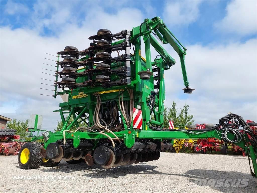 John Deere 750 A Kylvökoneet