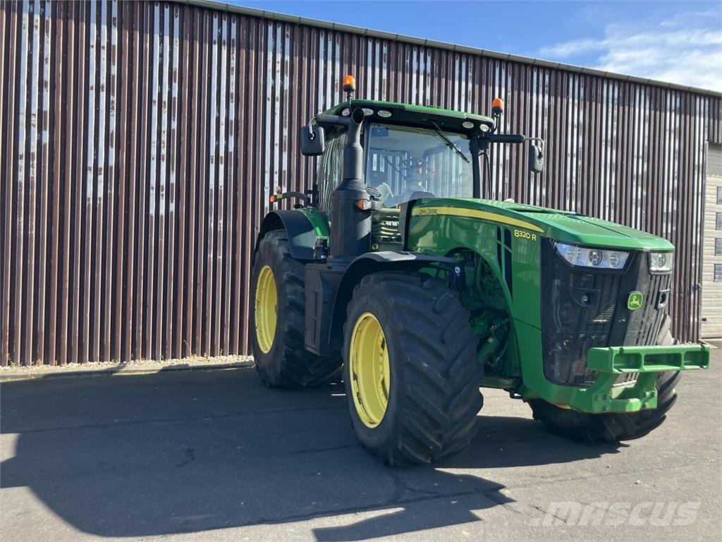 John Deere 8320R Traktorit