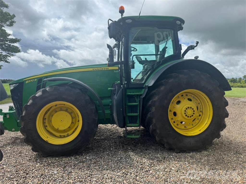 John Deere 8370R Traktorit
