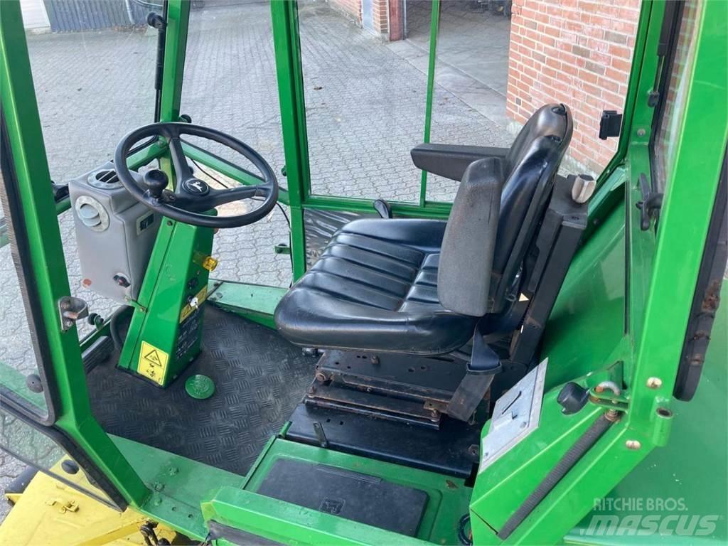 John Deere F935 Taajamatraktorit