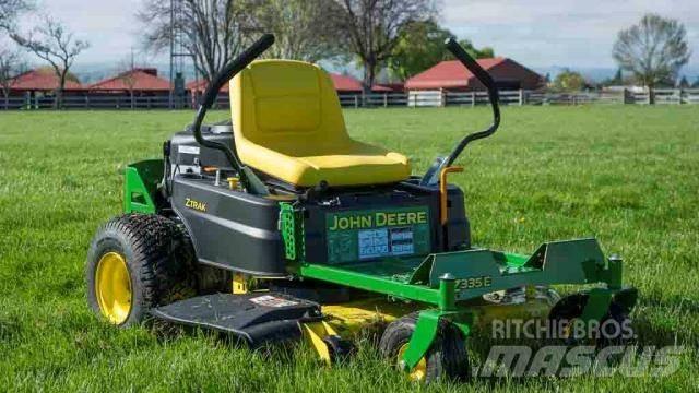 John Deere Z315E Taajamatraktorit