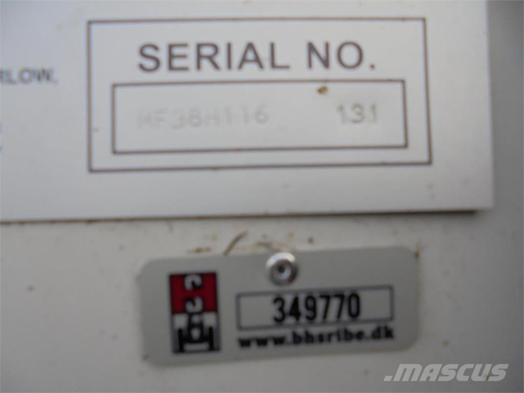 Keenan MF380 Rehuvaunut