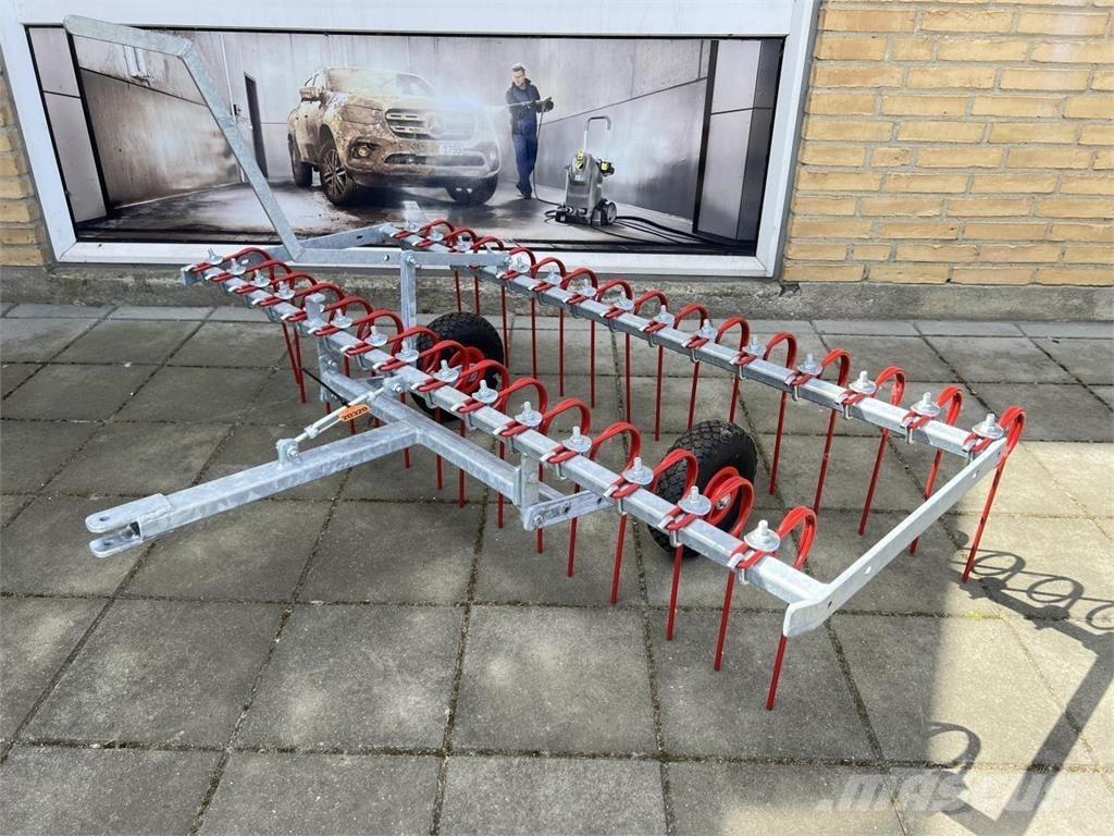 KT 112 Pöyhimet ja haravat