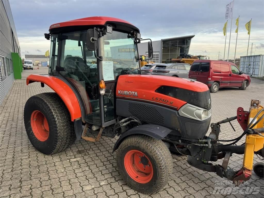 Kubota 5740 Taajamatraktorit