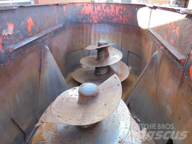 Kuhn 45 M3 Rehuvaunut