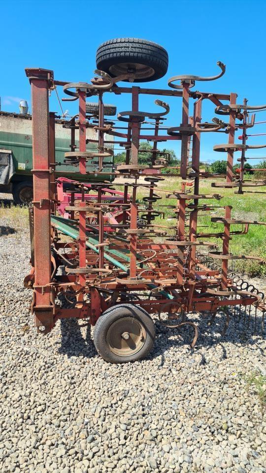 Kverneland 6M Kiekkomultaimet ja lautasäkeet