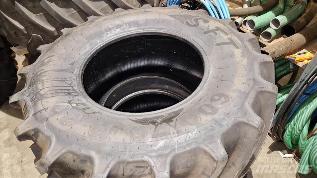 Mitas 600/70R30 Renkaat ja vanteet