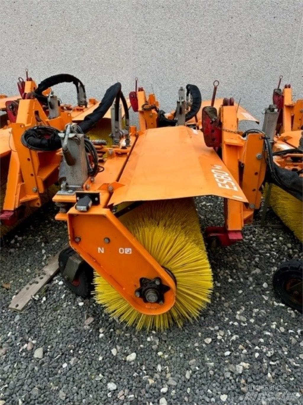 Nesbo HF1600S Lakaisukoneet
