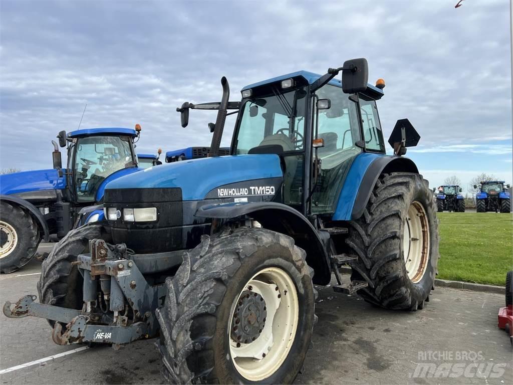 New Holland TM150 Traktorit