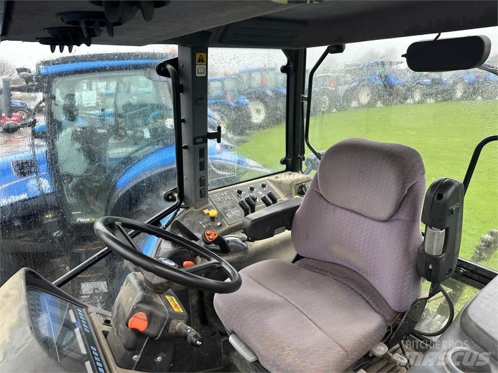 New Holland TM165 Traktorit