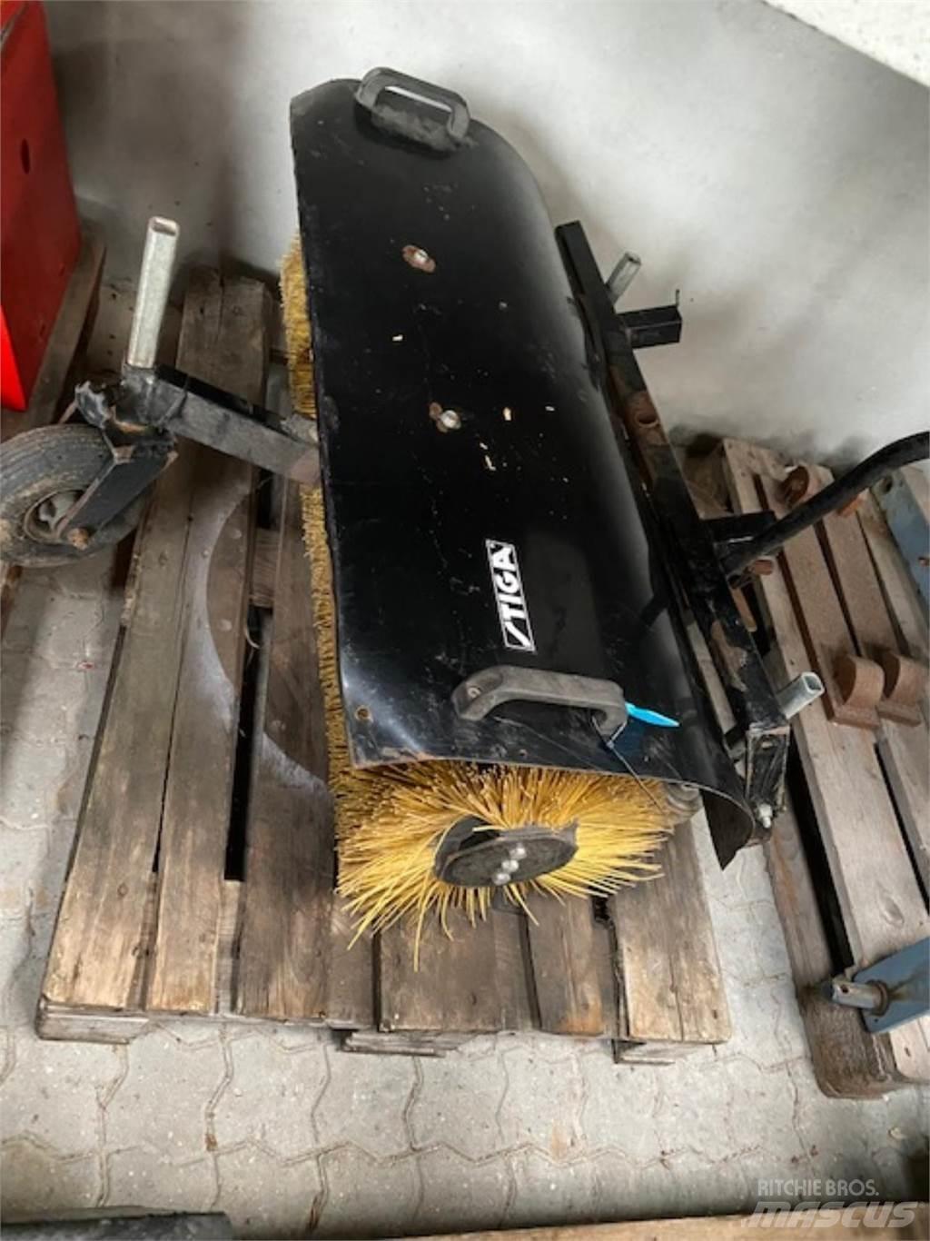Stiga KOST 85CM Taajamatraktorit