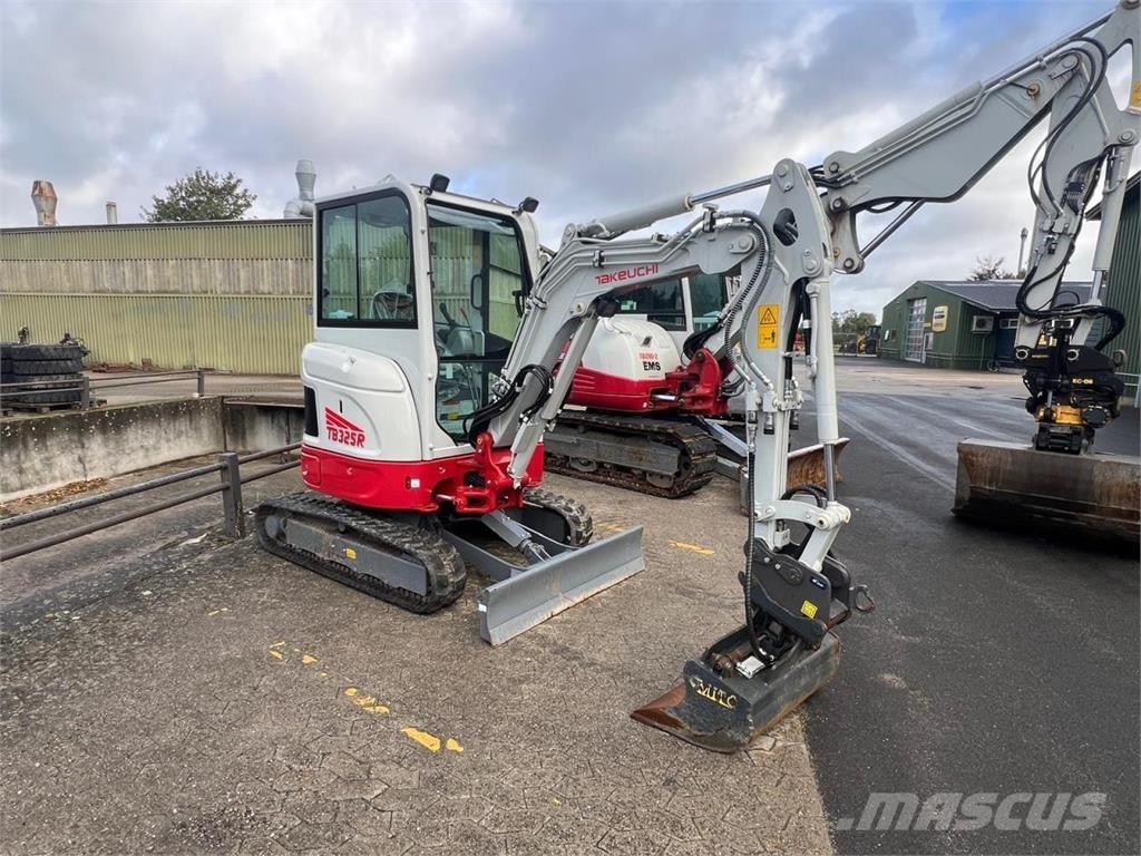 Takeuchi TB325R Minikaivukoneet < 7t