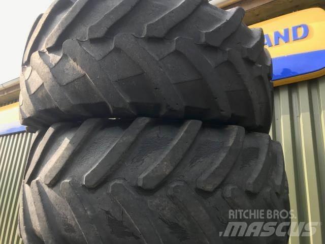  UM 540/65X28 Renkaat ja vanteet