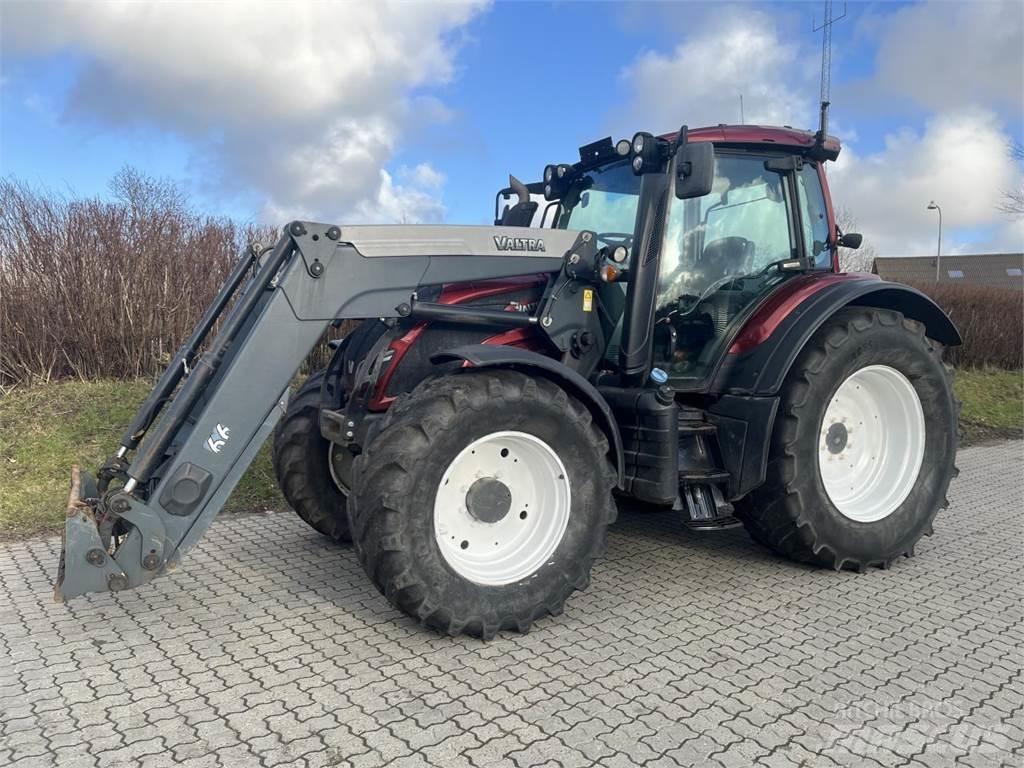 Valtra N 174 Traktorit