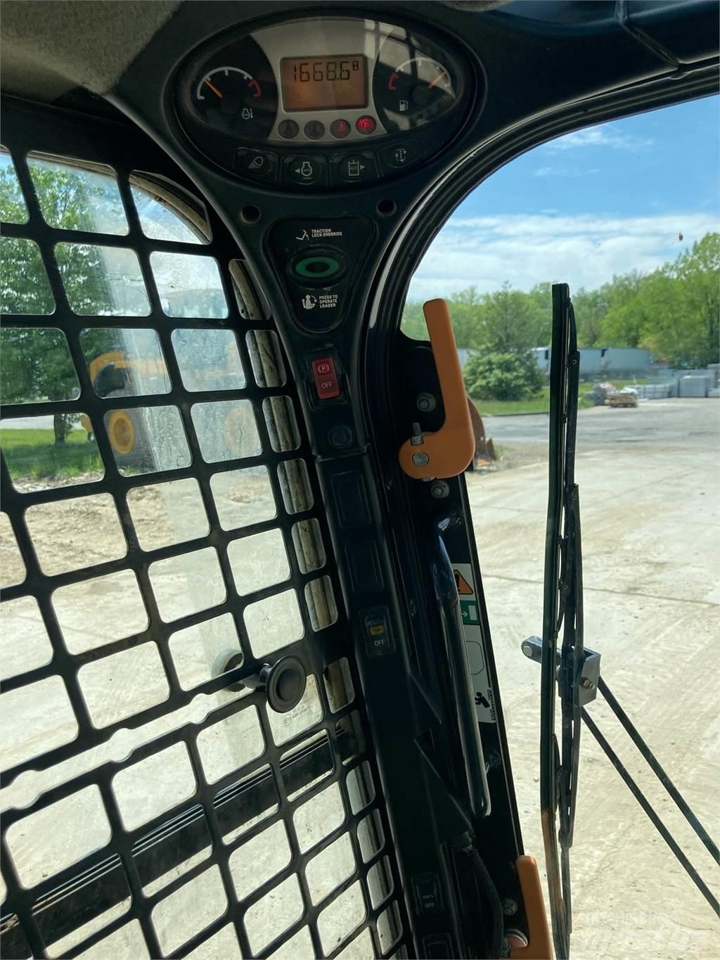 Bobcat T740 Pienkuormaajat