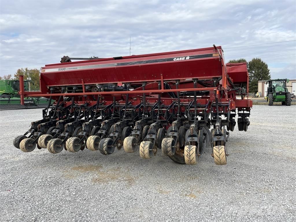 Case IH 5500 Kylvökoneet