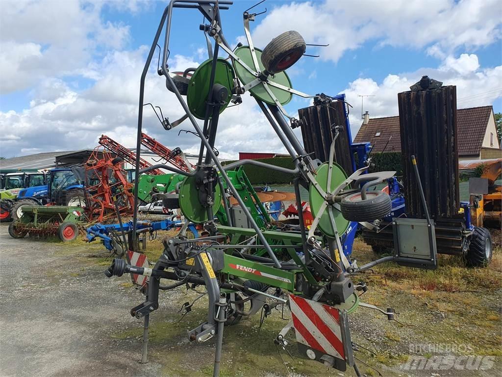 Fendt LOTUS 770 Pöyhimet ja haravat