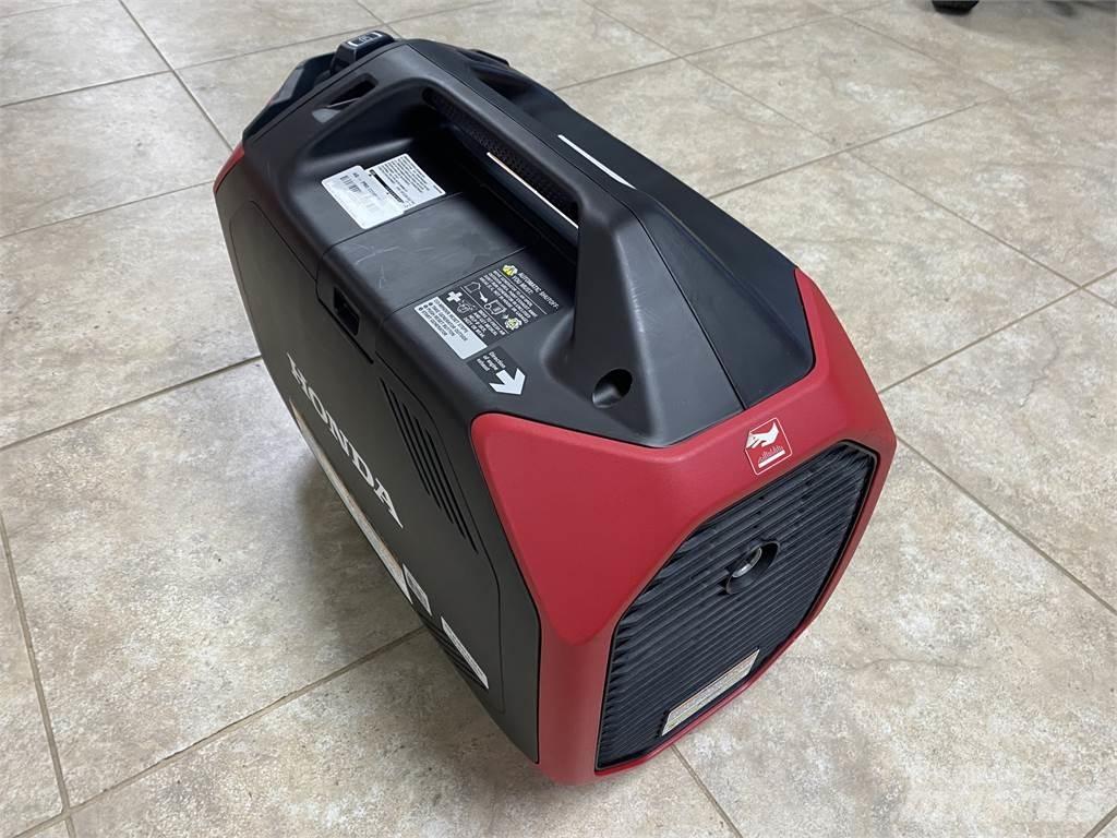 Honda EU3200I Valopylväät