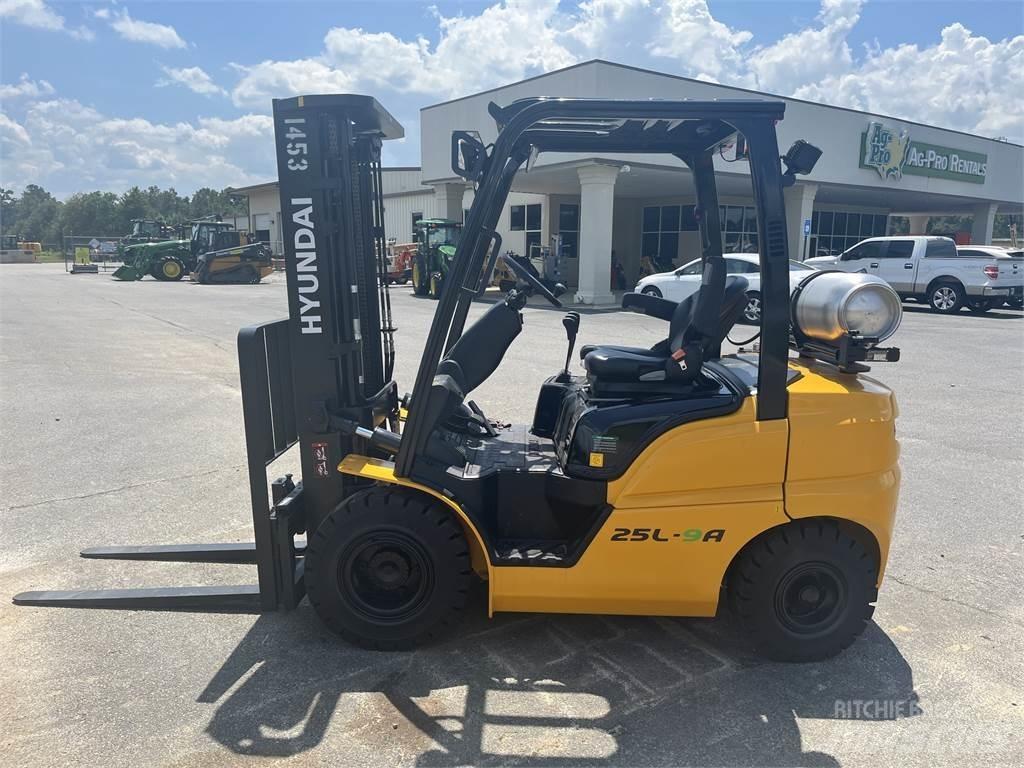 Hyundai 25L-9A Muut haarukkatrukit
