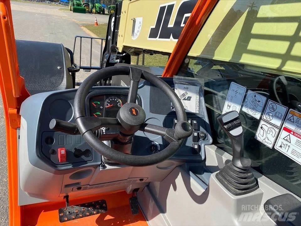 JLG 742 Kurottajat