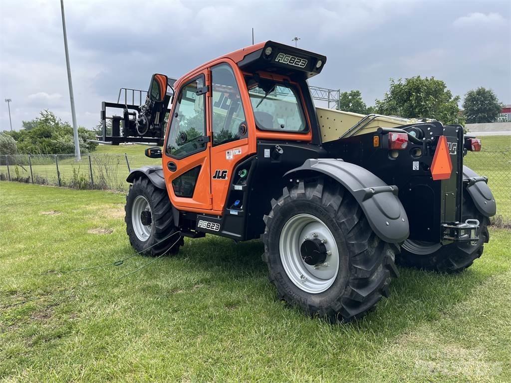 JLG 823 Kurottajat