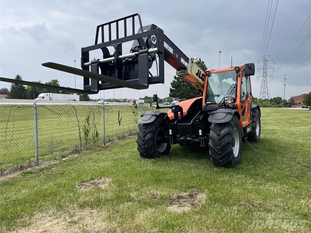 JLG AG823 Kurottajat
