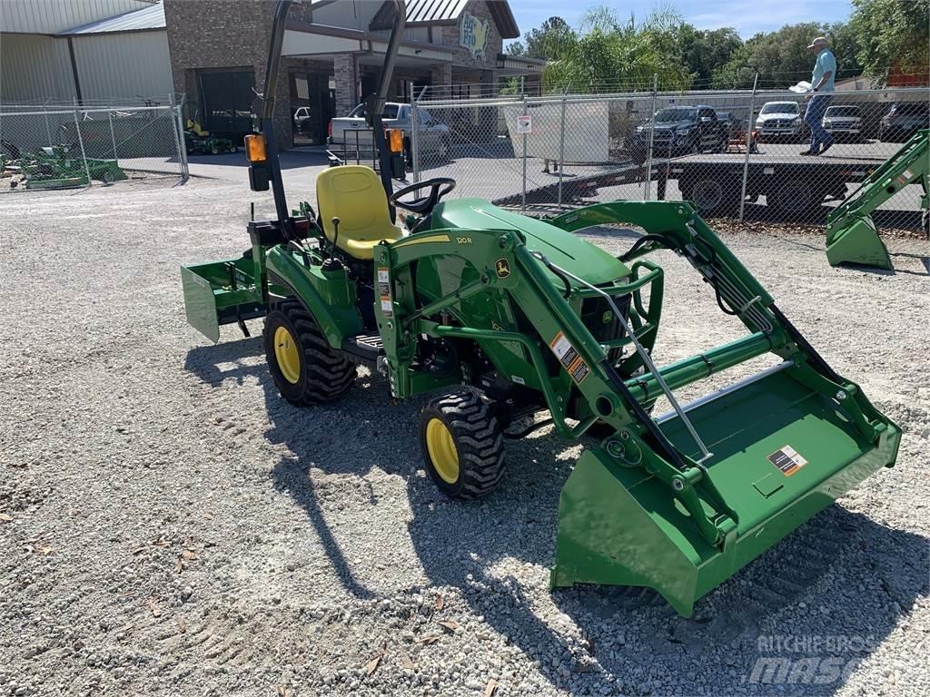 John Deere 1023E Taajamatraktorit