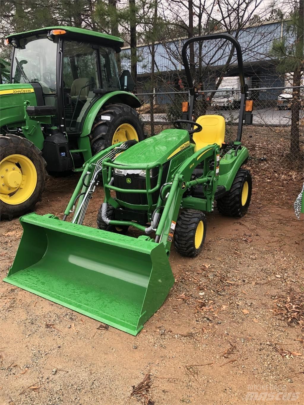 John Deere 1023E Taajamatraktorit
