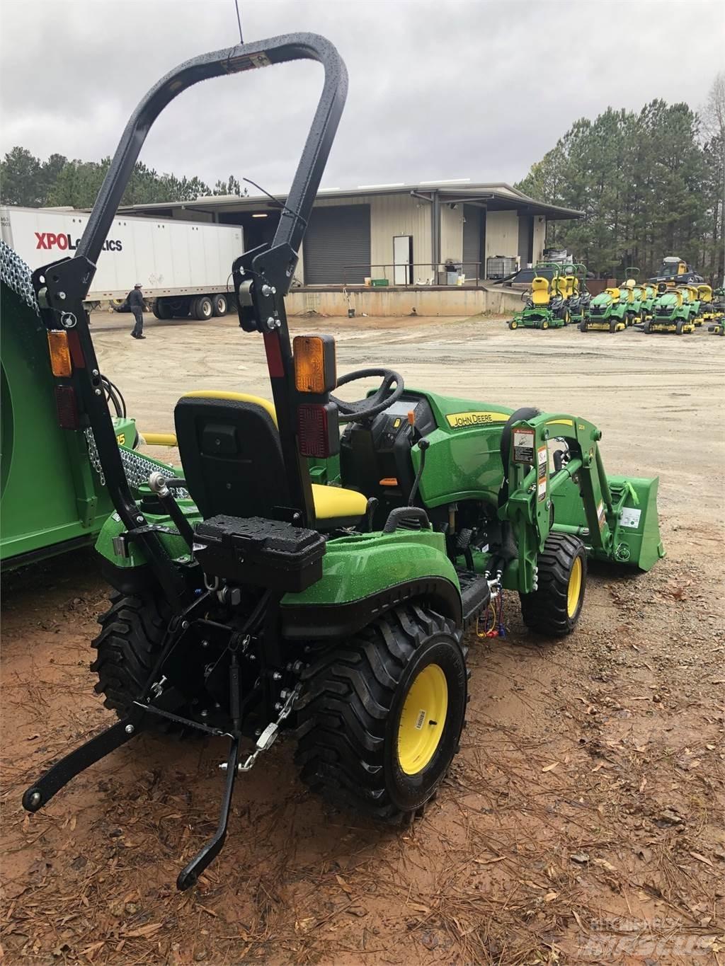 John Deere 1023E Taajamatraktorit