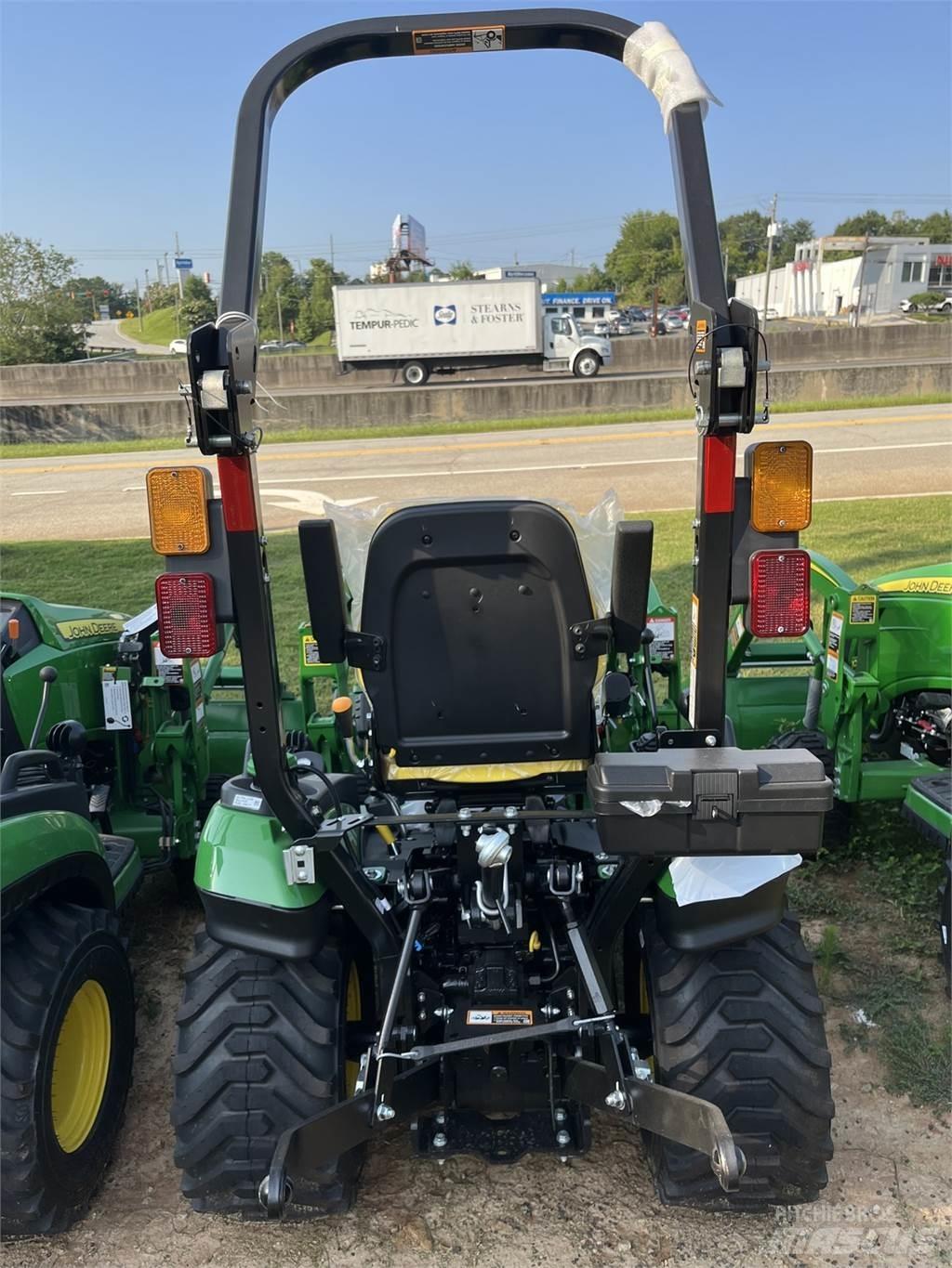 John Deere 1025R Taajamatraktorit