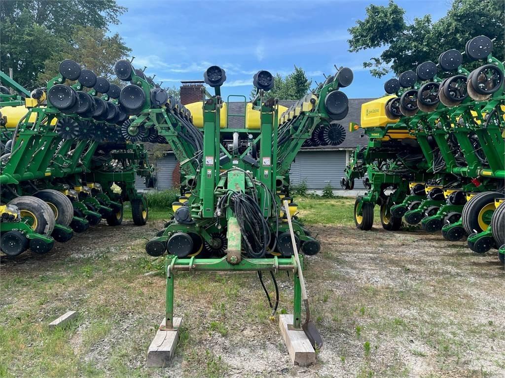 John Deere 1790 Istutuskoneet